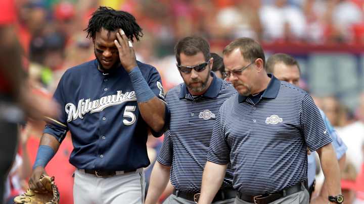 Brewers' Gomez leaves game after crashing into seats Brewers' Gomez leaves game after crashing into seats