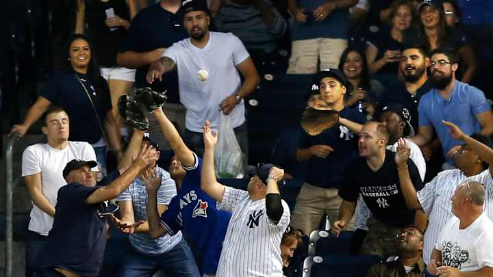 Martin homers twice, Blue Jays hit 5 in 11-5 rout of Yankees