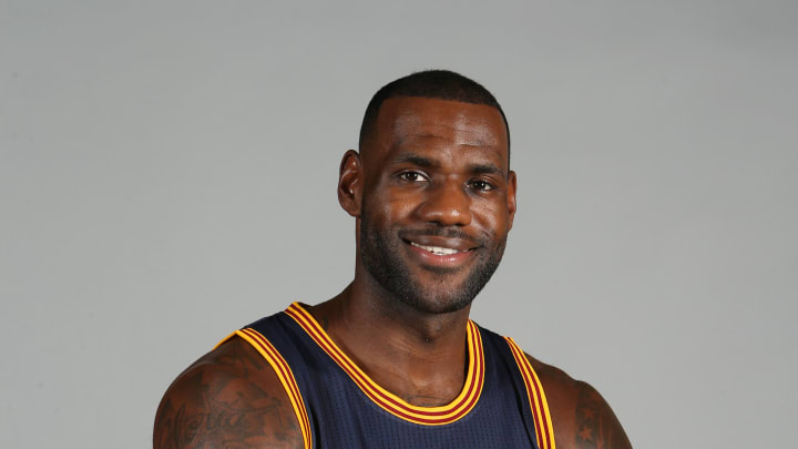LeBron practices for first time since back injection