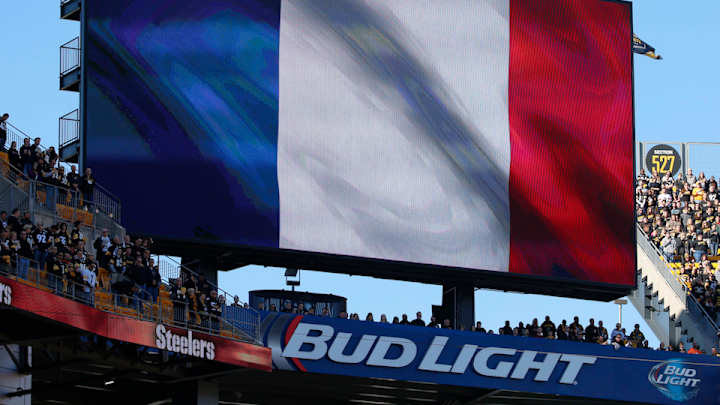 Report: NFL may not punish players who wear tributes to Paris victims