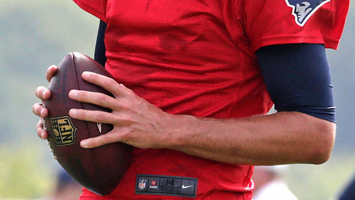 Patriots open camp, try to ignore 'Deflategate' noise Patriots open camp, try to ignore 'Deflategate' noise