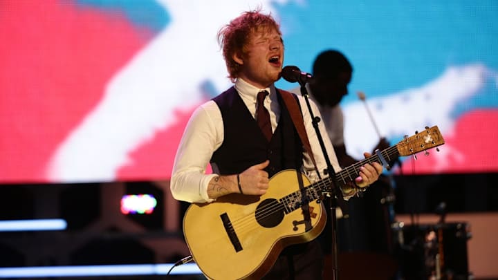 Ed Sheeran takes batting practice with the Washington Nationals