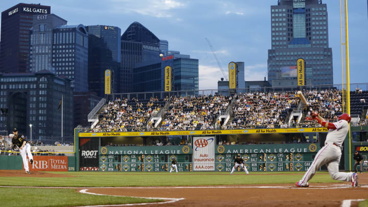 Marte's RBI single in 13th lifts Pirates past Phillies, 1-0