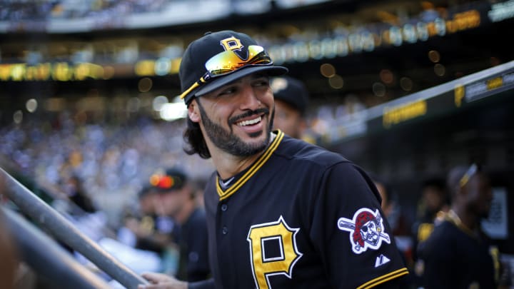 Watch: Pirates' Sean Rodriguez makes diving catch in rightfield
