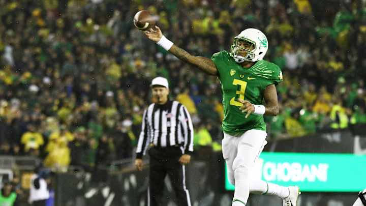 Oregon's Vernon Adams finding his groove after early injury