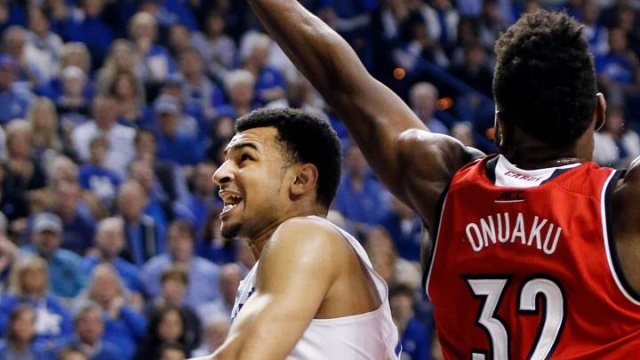 Ulis scores 21, No. 12 Kentucky holds off No. 16 Cards 75-73 Ulis scores 21, No. 12 Kentucky holds off No. 16 Cards 75-73