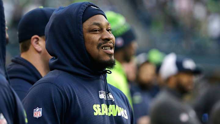 Marshawn Lynch sends jersey to family of slain teenager