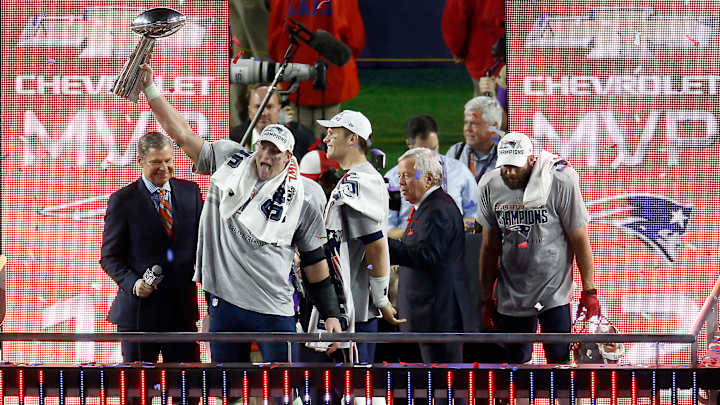 Placard at Patriots' Super Bowl parade mocks Deflategate