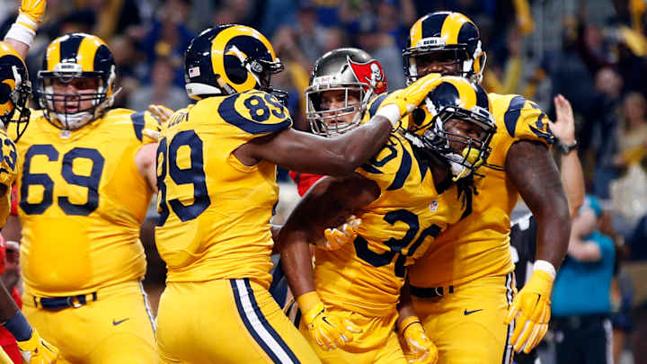 Rams beat Buccaneers in possible final game in St. Louis