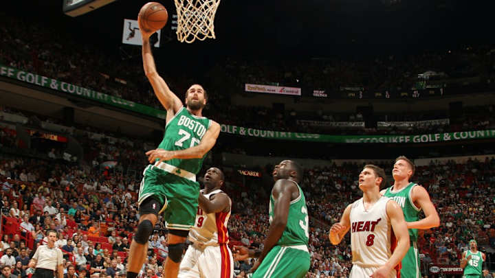 Mario guards Luigi during Celtics-Heat game