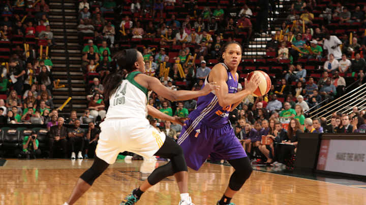 Phoenix cruises to 94-79 win over Seattle