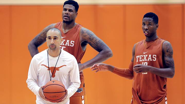 House's 19 helps No. 25 Texas A&M past Texas 84-73 House's 19 helps No. 25 Texas A&M past Texas 84-73