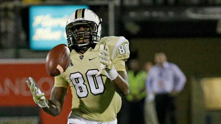 Watch: UCF WR Tre'Quan Smith makes catch over back of defender Watch: UCF WR Tre'Quan Smith makes catch over back of defender