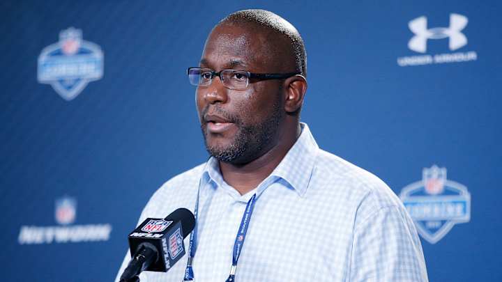 Browns GM Ray Farmer suspended four games for texting violations