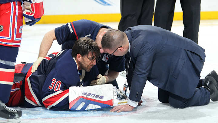 Rangers' Henrik Lundqvist shares photo of puck hitting neck