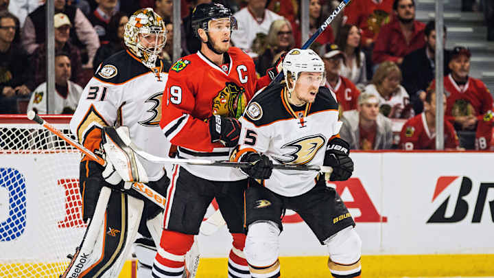 Ducks show resiliency in Game 3 win over Blackhawks to take series lead Ducks show resiliency in Game 3 win over Blackhawks to take series lead