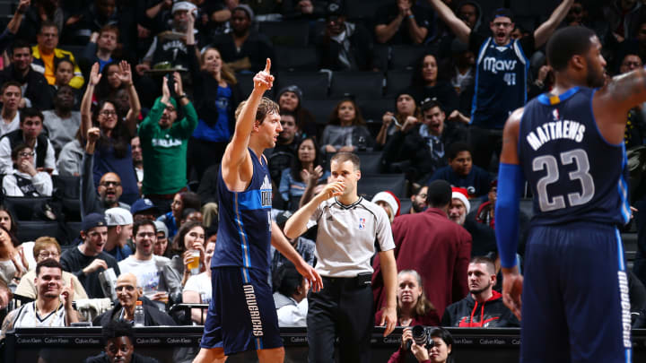 Nowitzki passes Shaq, now 6th on NBA's career scoring list