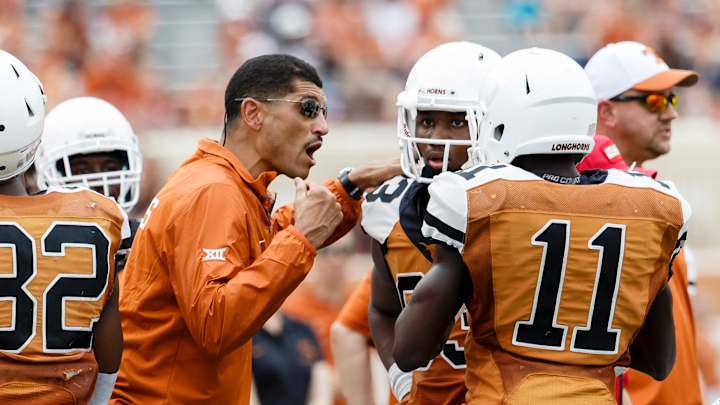 Texas names receivers coach Jay Norvell offensive play-caller