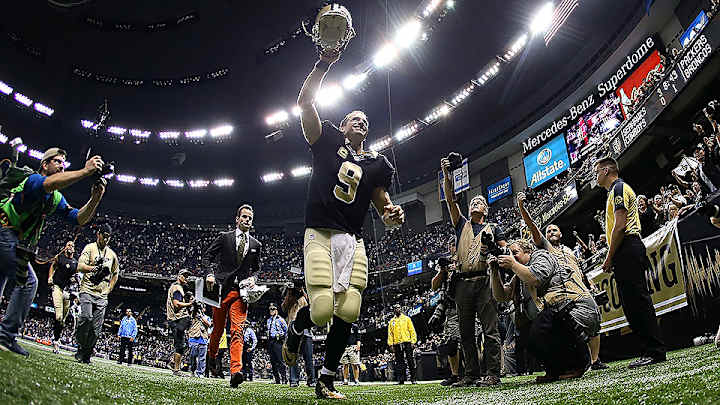On The Numbers: Brees's record day, Smith's place in NFL history
