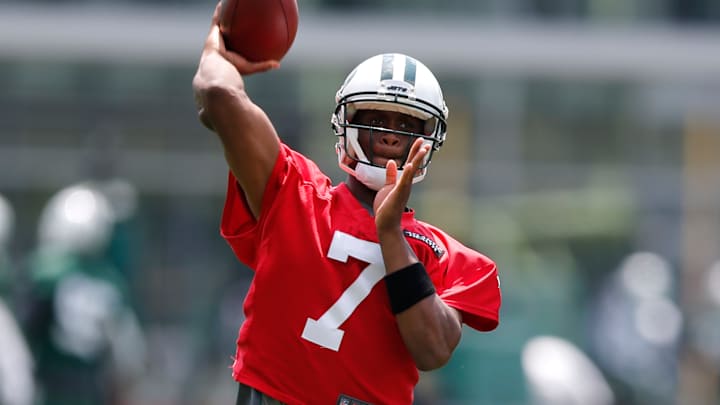 QB Smith knows much of Jets' season hinges on his progress QB Smith knows much of Jets' season hinges on his progress