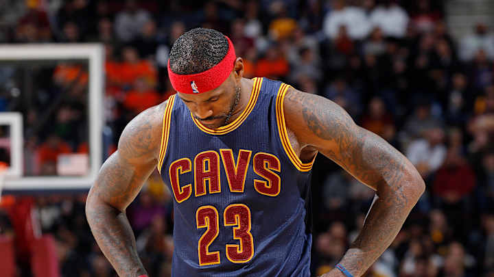 8-year-old fan gives Hawks coach advice for stopping LeBron