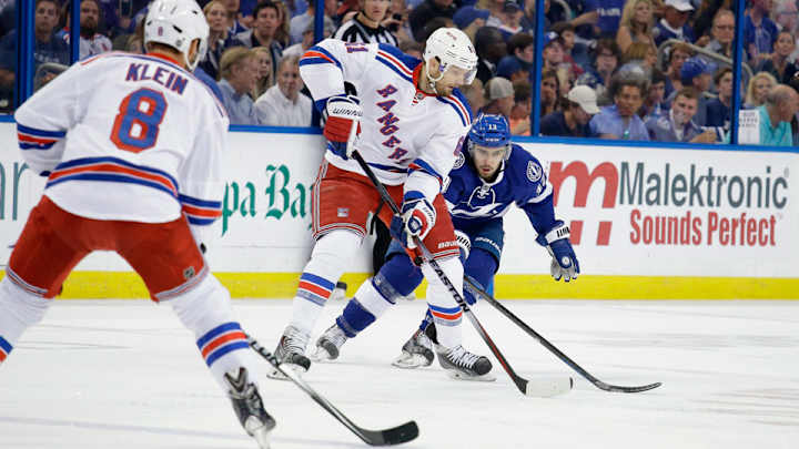 Nash, Lundqvist help Rangers even series with Game 4 win over Lightning