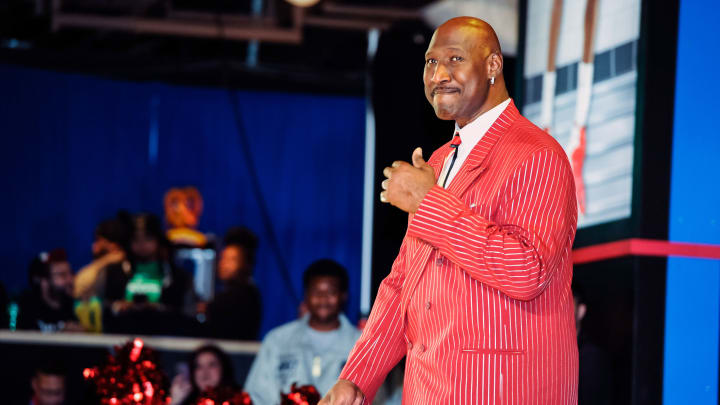 Former Sixers, Nets star Darryl Dawkins dies at age 58
