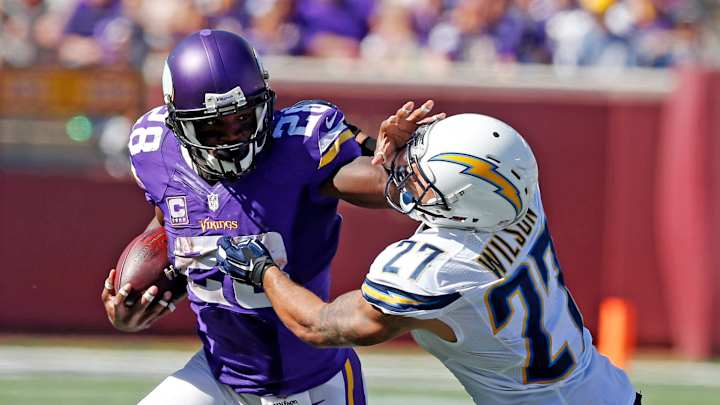 Peterson, defense lead Vikings' 31-14 domination of Chargers