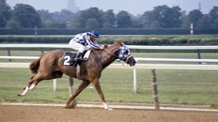 Watch Secretariat's 31-length victory at the 1973 Belmont