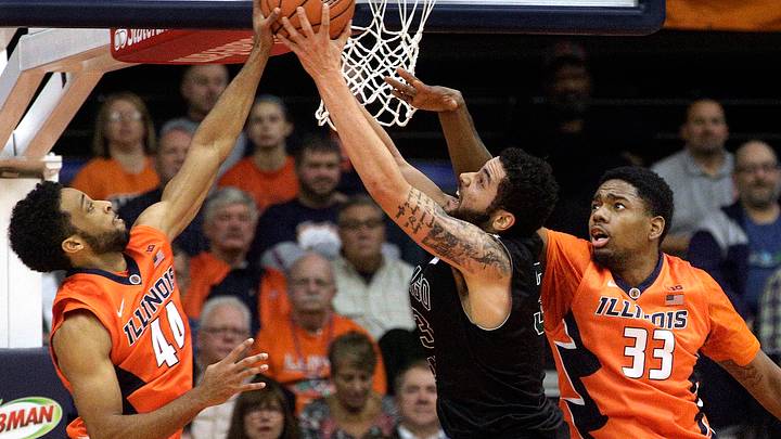 Illini escape with buzzer-beater, 82-79 over Chicago State