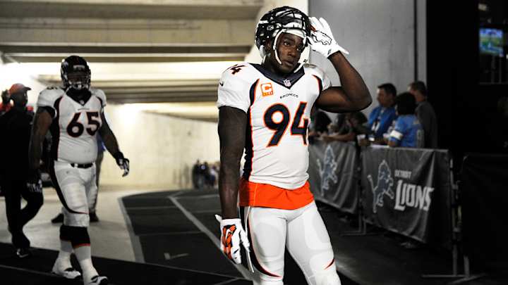 Broncos LB DeMarcus Ware ruled out vs. Bears with back injury