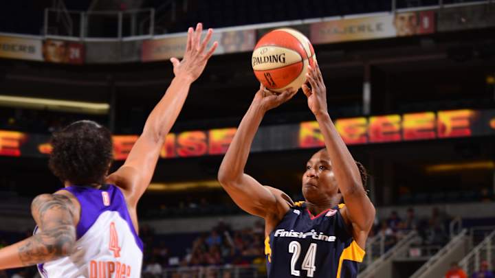 Catchings climbs career rebounding list; Fever beats Mercury