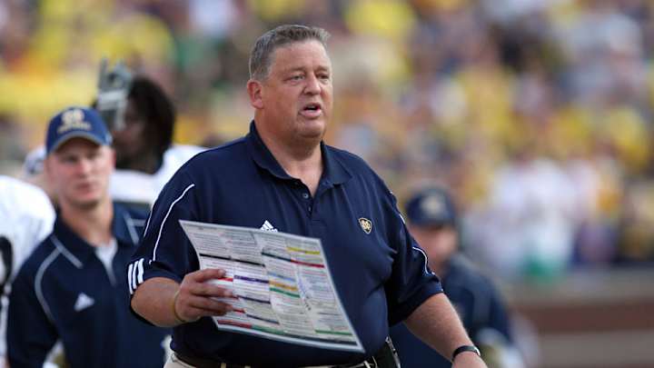 Ex-Notre Dame coach Charlie Weis still collecting millions from school