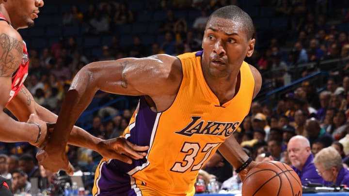 Metta World Peace survives Lakers roster cuts
