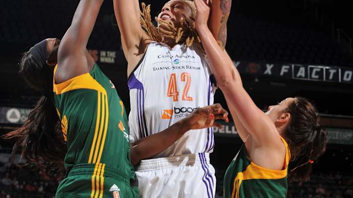 Griner scores 26 points in Mercury's 70-60 win over Storm