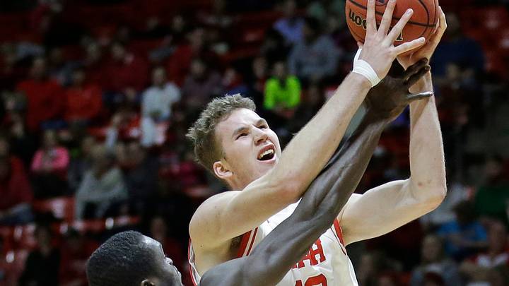 No. 24 Utah rolls over Delaware State 105-58 No. 24 Utah rolls over Delaware State 105-58