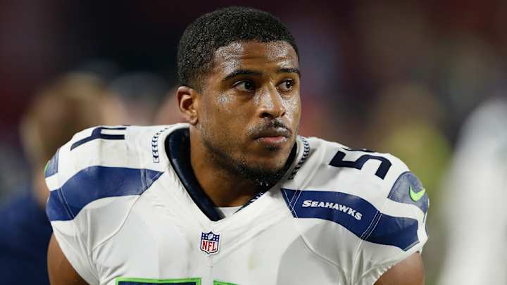 Seahawks continue big spending with 4-year extension for Bobby Wagner