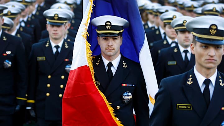 Reynolds scores 4 TDs to lead No. 22 Navy past SMU 55-14