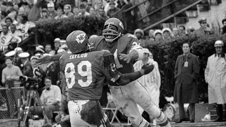 SB 4: Chiefs tie the series for AFL before full merger