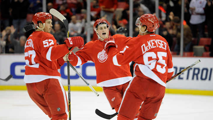 Kronwall helps Red Wings beat Coyotes 5-1