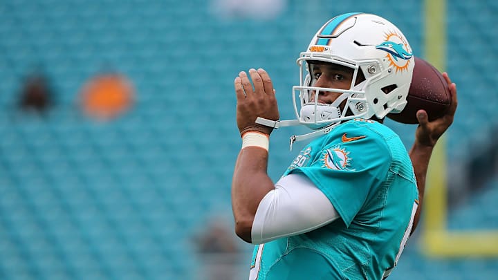Colts sign free agent quarterbacks Josh Freeman, Ryan Lindley