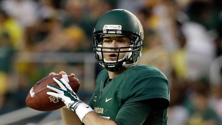 Baylor quarterback Seth Russell fractures bone in his neck