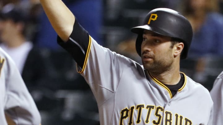Mets get 2B Neil Walker from Pirates for LHP Jonathon Niese