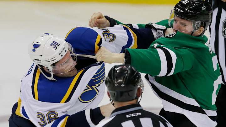 Stars' Benn scores 23rd goal; Lehtonen shuts out Blues, 3-0 Stars' Benn scores 23rd goal; Lehtonen shuts out Blues, 3-0