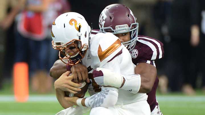Garrett, Hall showing they're dynamic DE duo for Texas A&M Garrett, Hall showing they're dynamic DE duo for Texas A&M