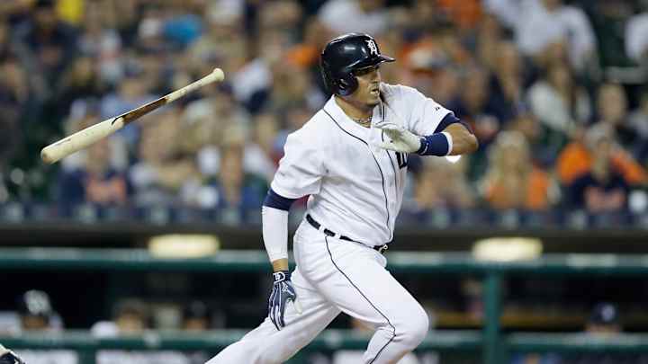 Tigers put Victor Martinez on DL with knee inflammation