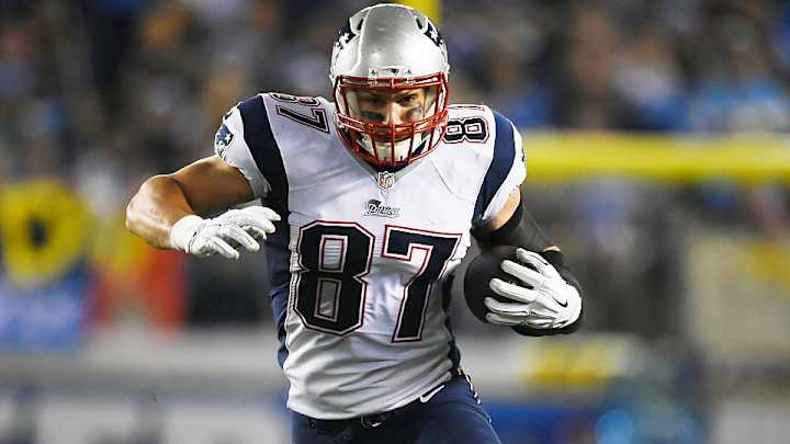 Rob Gronkowski sings Katy Perry at Super Bowl Media Day Rob Gronkowski sings Katy Perry at Super Bowl Media Day
