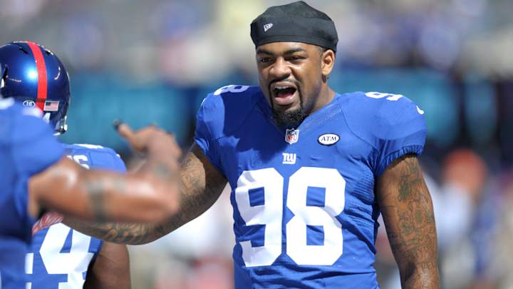 Reports: Dolphins claim DE Damontre Moore off waivers from Giants