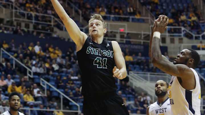 Hot-shooting West Virginia tops Stetson 103-62 Hot-shooting West Virginia tops Stetson 103-62