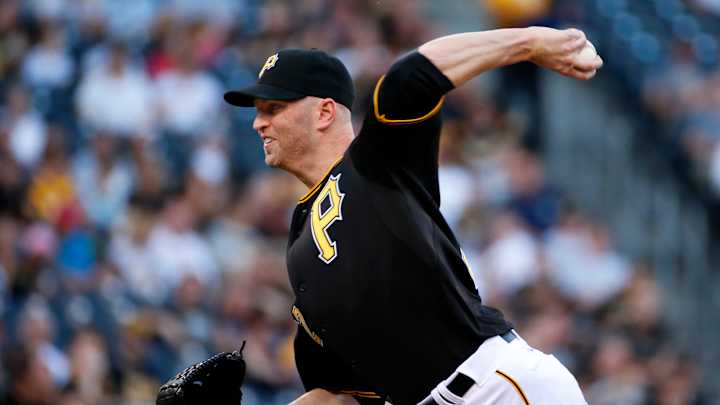 Arrieta, Rizzo leads Cubs over Pirates 5-0